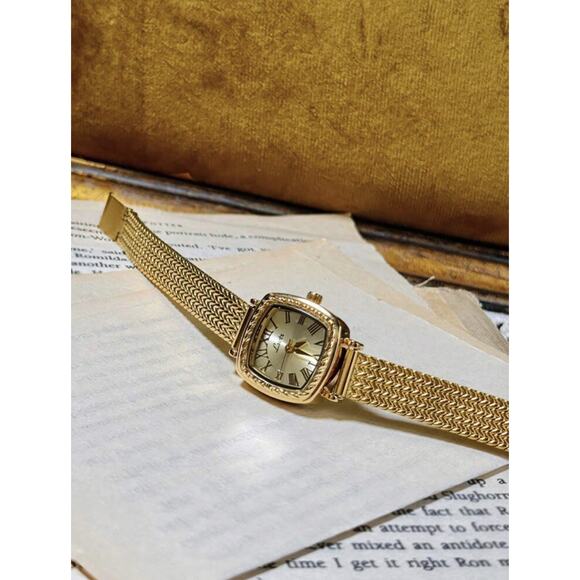 Gold Vintage Style Women’s Elegant French Inspired Square Wrist Watch main image 5